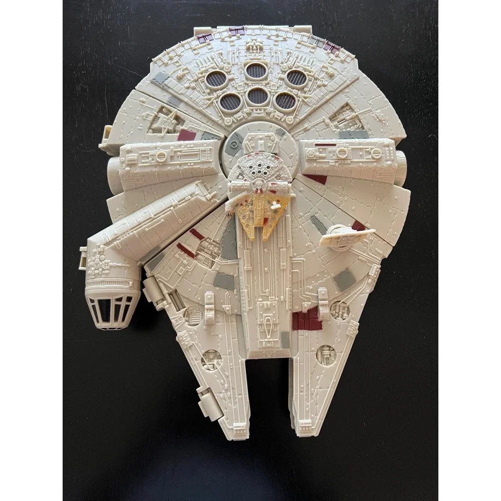 Tonka‎ Star Wars 2015 Micro Machines Millennium Falcon Playset Tan Good Jakku